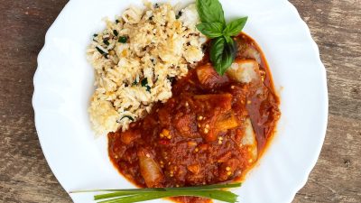 Aubergine in pittige tomatensaus